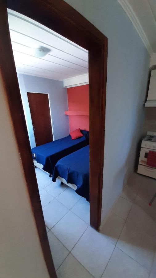 Departamento Comodo, Muy Iluminado Y Bien Ubicado. *